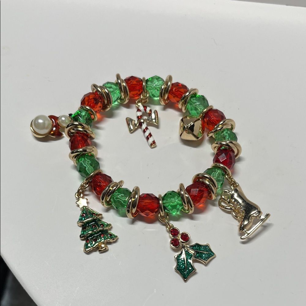 Dillard’s Exclusive Merry & Bright Christmas Charm Stretch Bracelet
